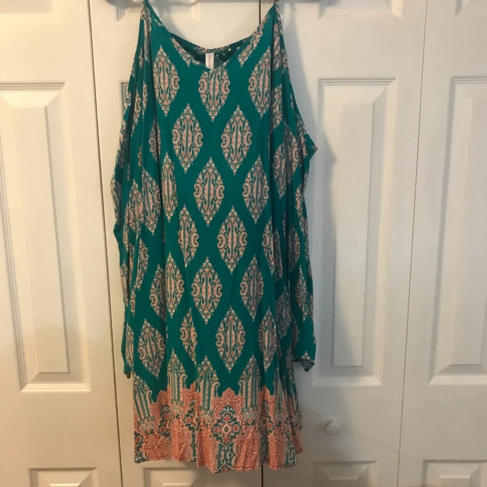 Cut out shoulder dress